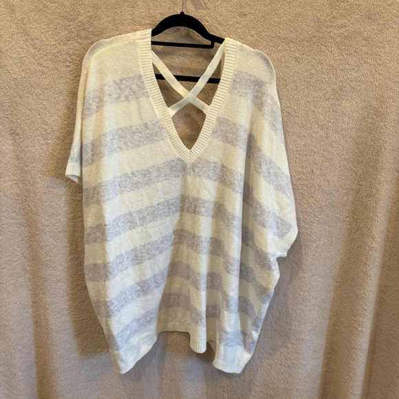 Aerie Soft Knit Sweater in Cream and White - Picture 5 of 9
